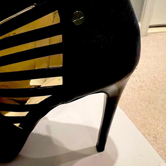 Calvin Klein beautiful heels - Picture 3 of 5